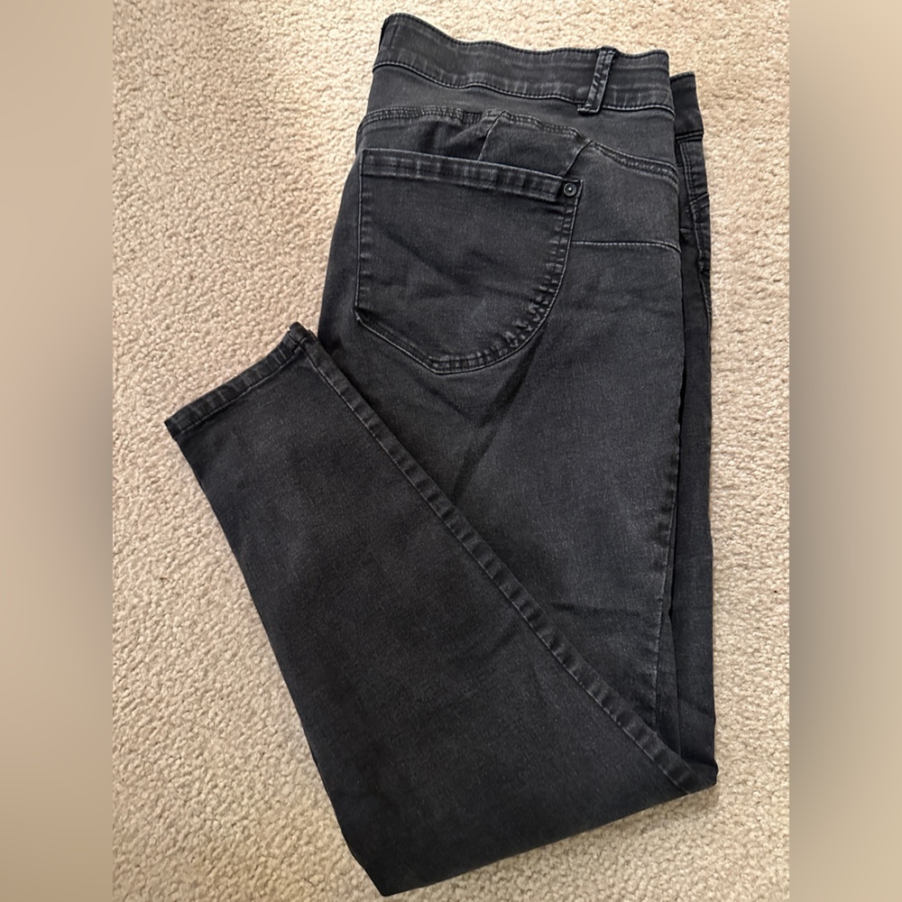Democracy Women's Black Skinny Jeans 20w